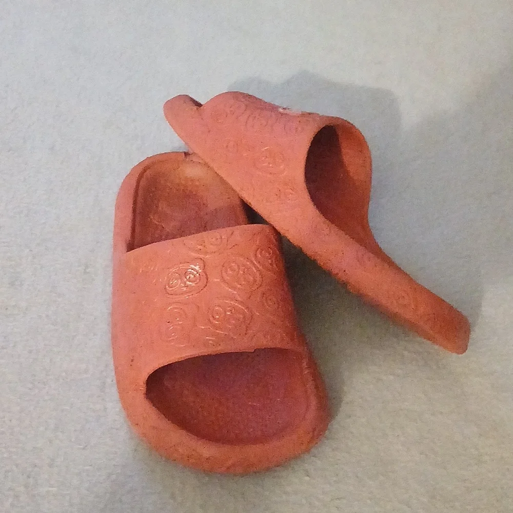 Women's Red Slides - Picture 7 of 8